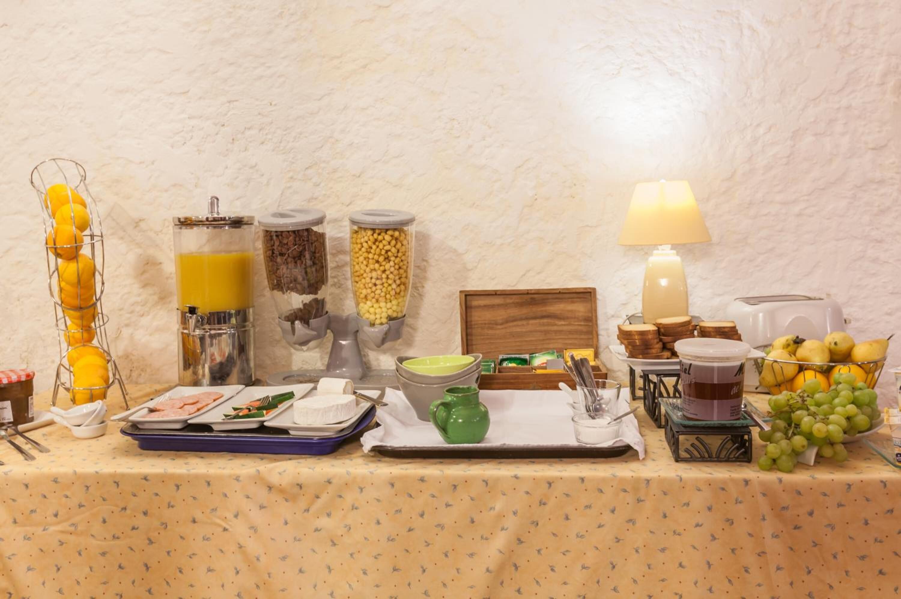 lunch, dinner served; french cuisine, al fresco dining