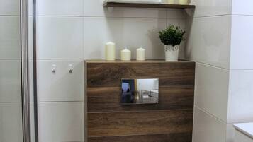 Comfort-Apartment | Badezimmer | Haartrockner, Handtücher