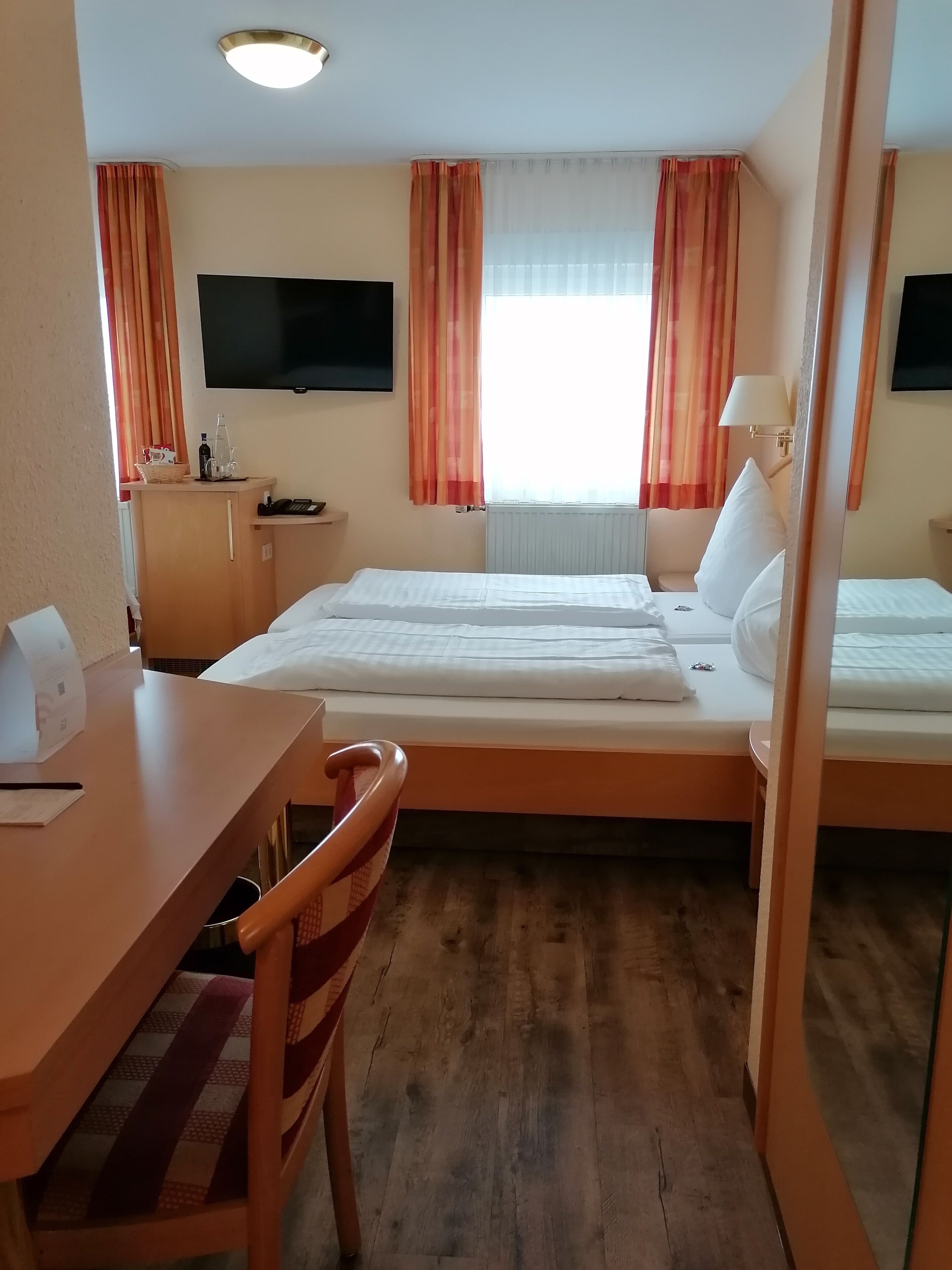 Standard Triple Room | Minibar, desk, soundproofing, free WiFi