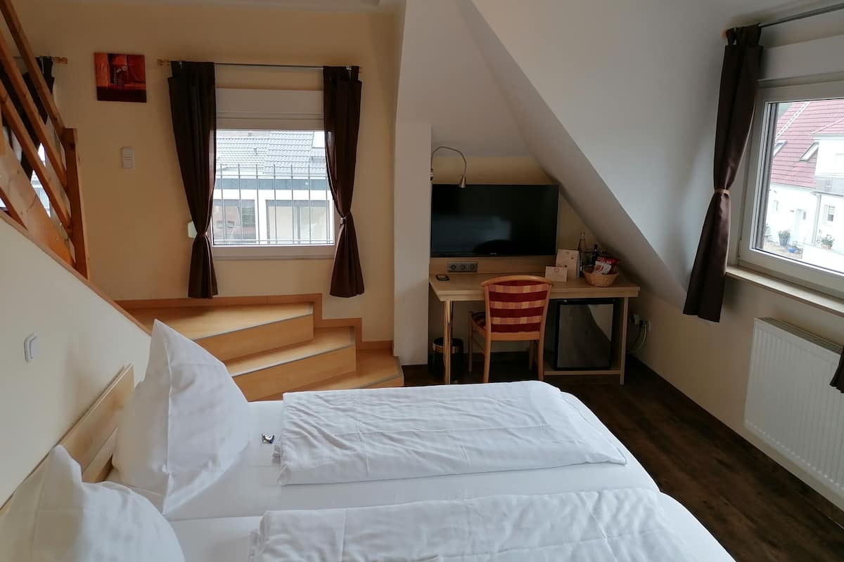 Quadrupla Standard | Minibar, una scrivania, insonorizzazione, Wi-Fi gratuito