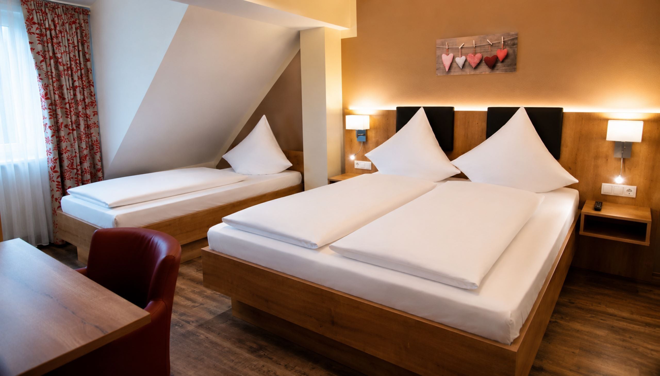 Premium Triple Room | Minibar, desk, soundproofing, free WiFi