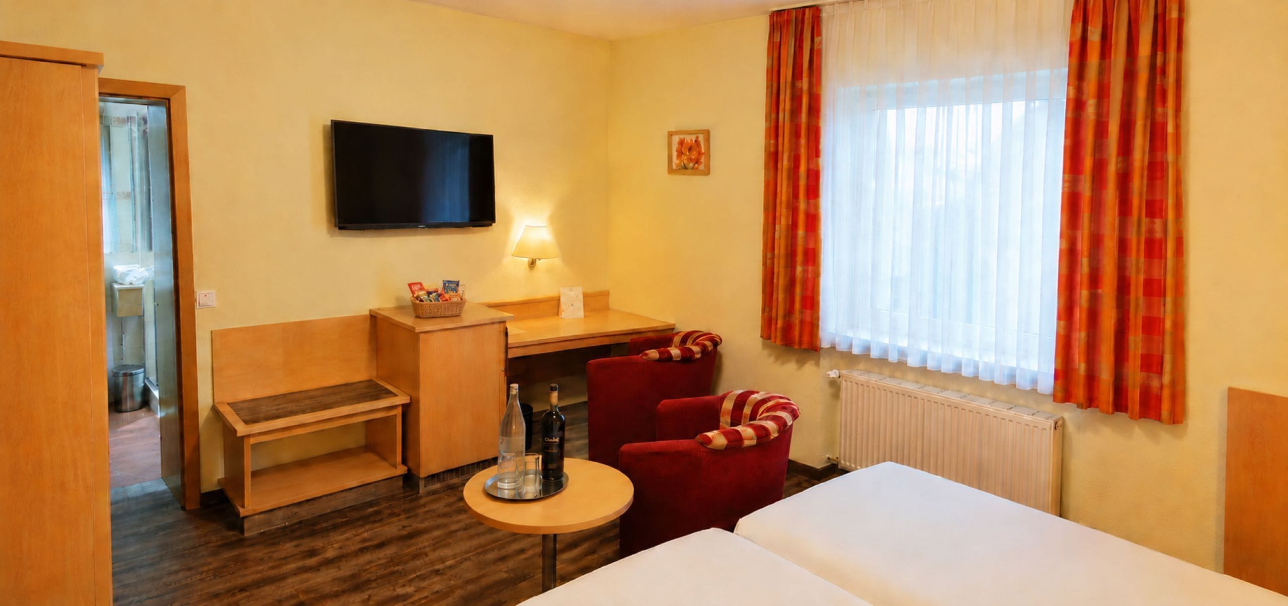 Standard Double Room | Minibar, desk, soundproofing, free WiFi