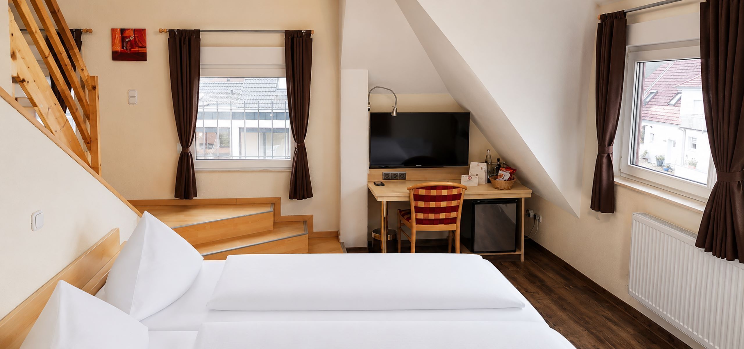 Standard Quadruple Room | Minibar, desk, soundproofing, free WiFi