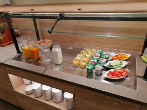 Petit déjeuner buffet compris tous les jours
