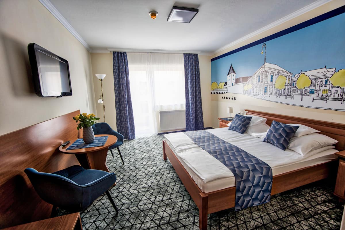 Superior Double Room | 1 bedroom, minibar, in-room safe, desk