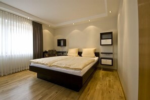 In-room safe, desk, free cribs/infant beds, rollaway beds - Alte Post Hotel (Schoeppingen)