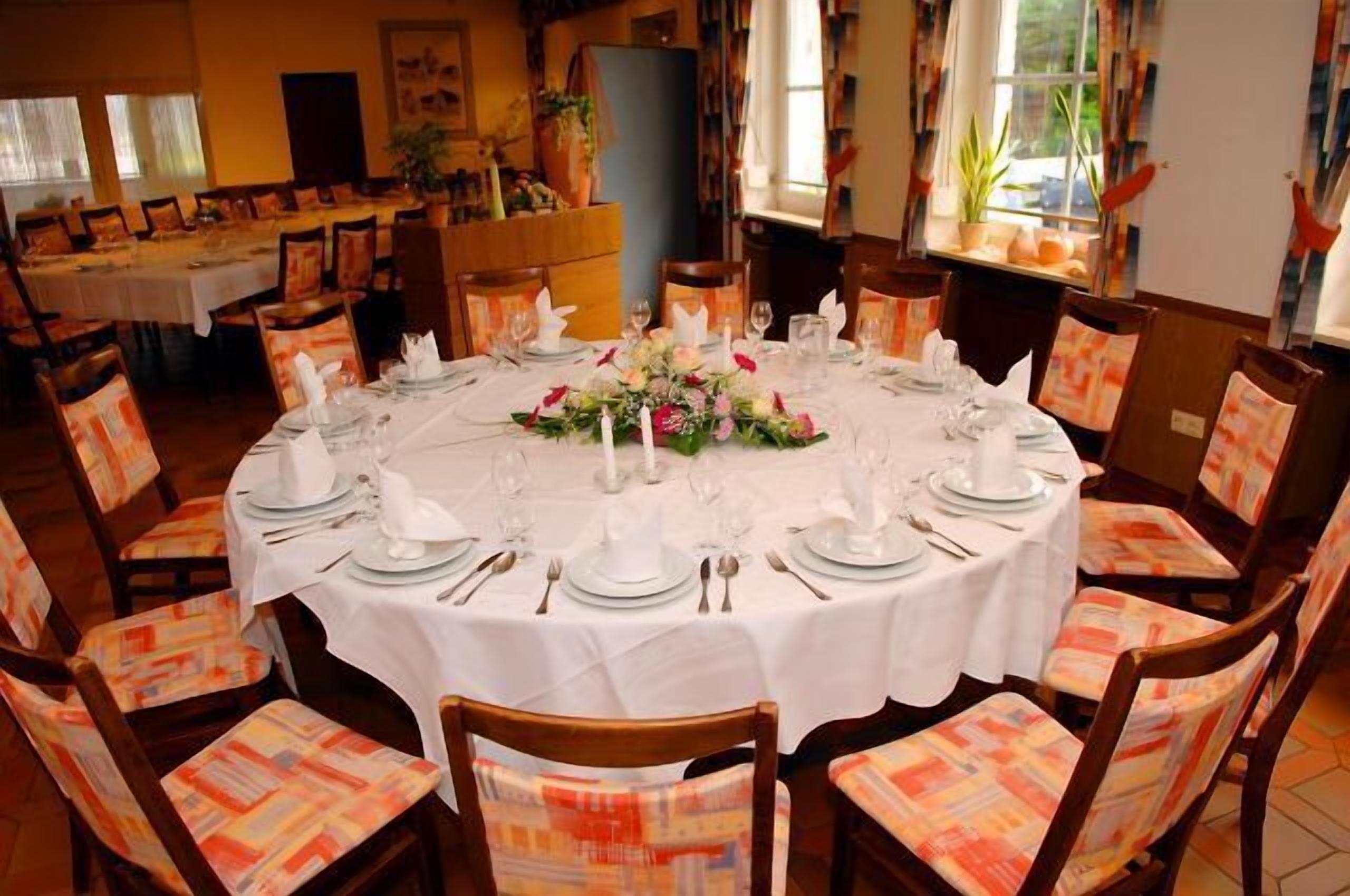 dinner served, german cuisine, al fresco dining