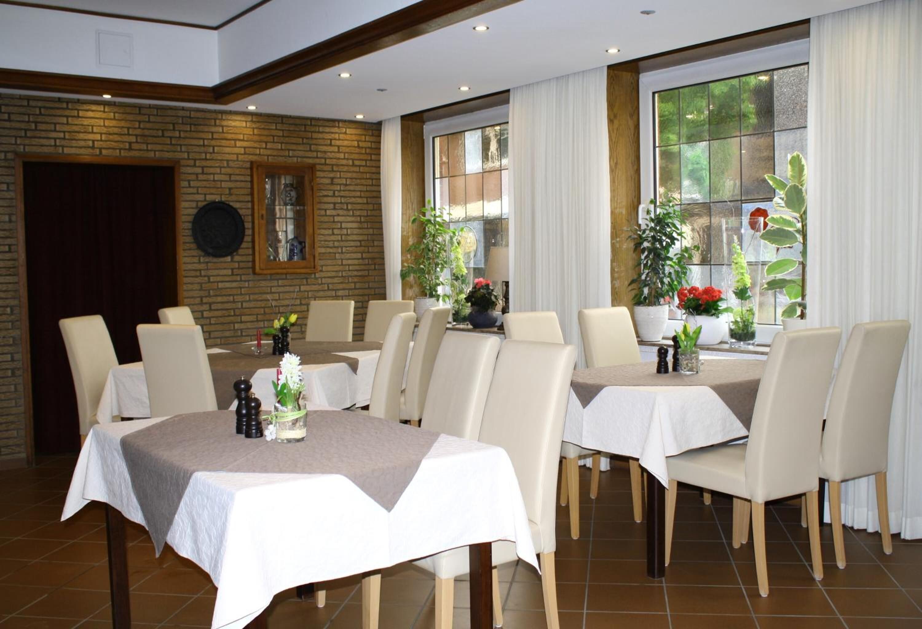 dinner served, german cuisine, al fresco dining