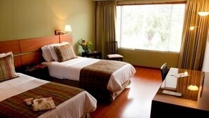 Hochwertige Bettwaren, Minibar, Zimmersafe, Schreibtisch