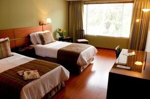 Premium bedding, minibar, in-room safe, desk - Nuevo Hotel Rincon de Santa Barbara (Bogota)