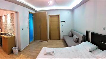 City Apartment | Pemandangan dari bilik