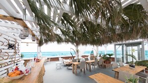 Terrace/patio - Parthenon Hotel (Rhodes)
