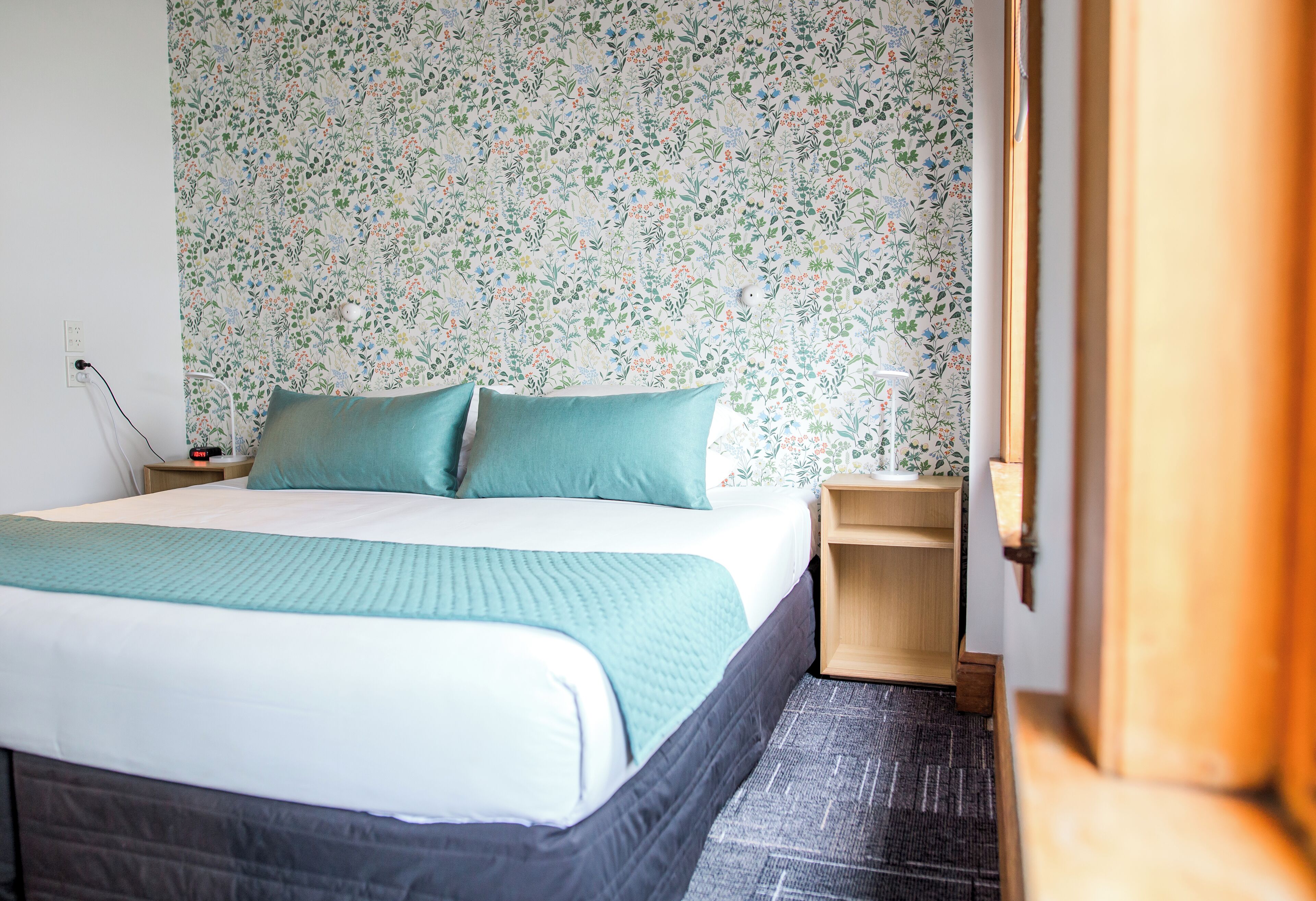 Photo - The Cambridge Hotel & Backpackers