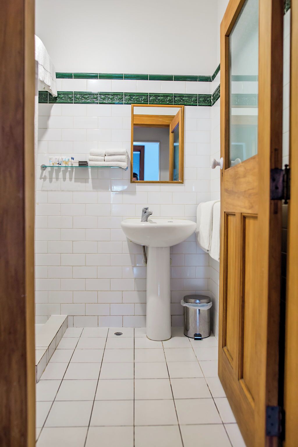 Photo - The Cambridge Hotel & Backpackers