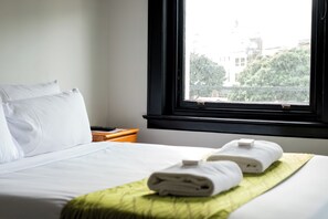 Doppelzimmer, Gemeinschaftsbad | Individuell dekoriert, individuell eingerichtet, kostenloses WLAN