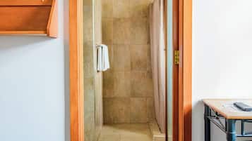 Single Room, Ensuite | Individually decorated, individually furnished, free WiFi, bed sheets