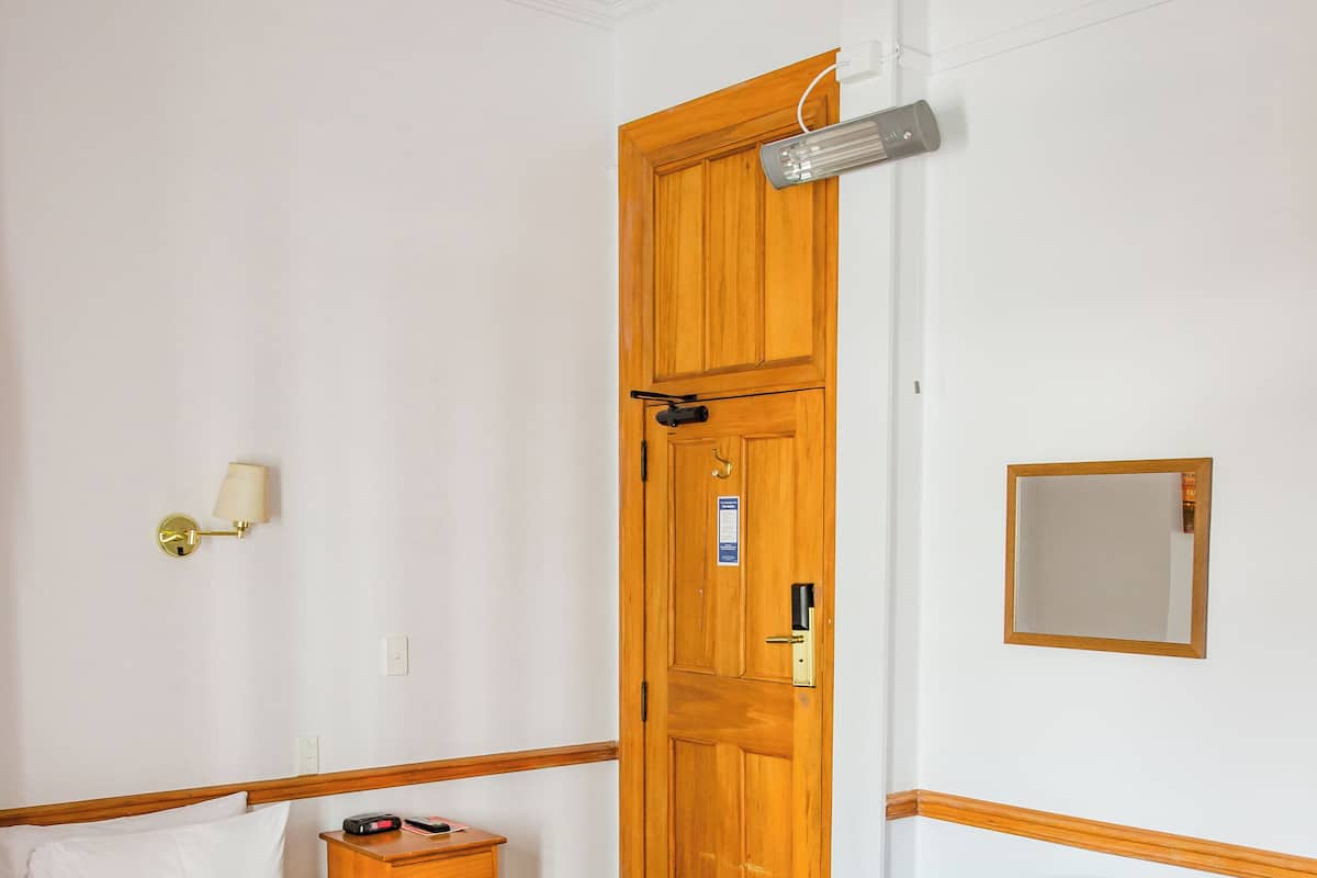 Single Room, Ensuite | Dihias secara berasingan, dilengkapkan perabot secara berasingan
