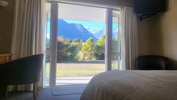 Rumah Deluks | 6 kamar tidur, meja kerja, kedap suara, dan setrika/meja setrika