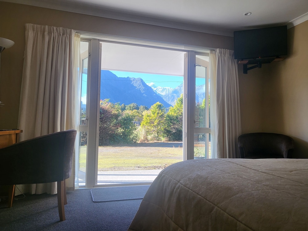 Misty Peaks Guesthouse 5