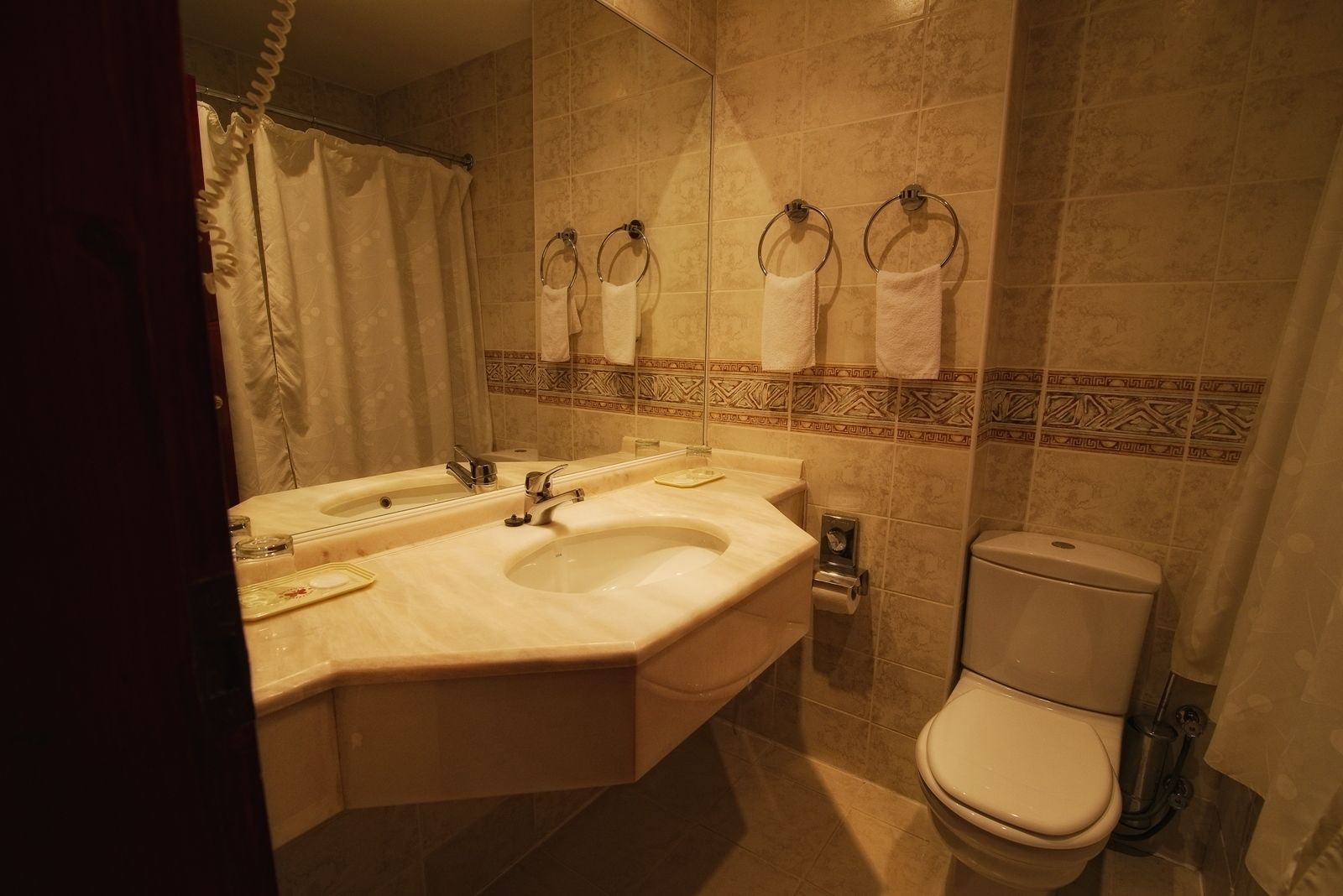 superior double room | bathroom | free toiletries, hair dryer, towels