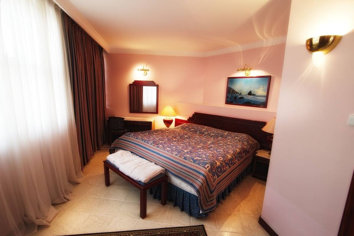 presidential suite, 1 bedroom, city view | pillow-top beds, minibar, in-room safe, individually decorated