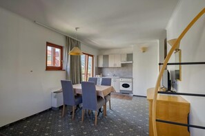 Full-sized fridge, microwave - Garni Hotel Zvon (Zrece)