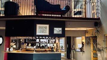 Bar (in der Unterkunft)