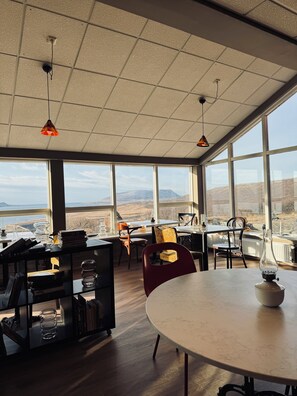 Daily buffet breakfast for a fee - Hotel Glymur (Hvalfjarðarsveit)