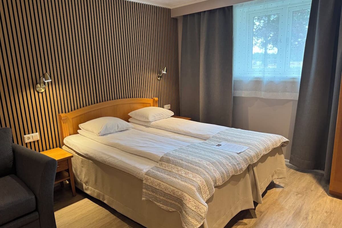 basic double room | 1 bedroom, individually decorated, iron/ironing board, free wifi