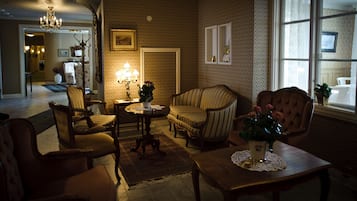 Sala de estar en el lobby