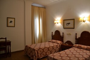 Desk, free cribs/infant beds, rollaway beds, free WiFi - Toruño del Rocío (Almonte)