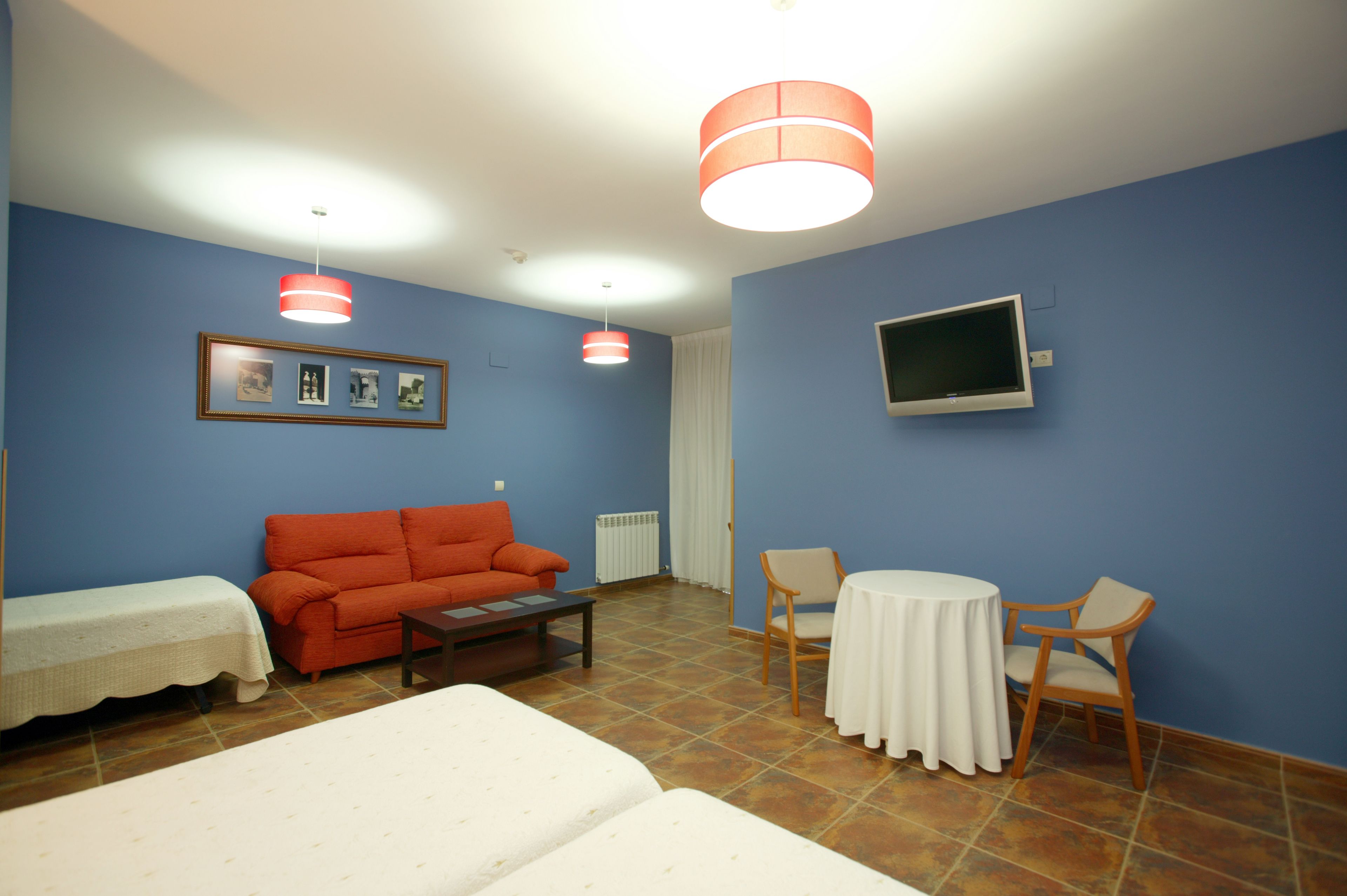 triple room | desk, laptop workspace, blackout curtains, free cots/infant beds