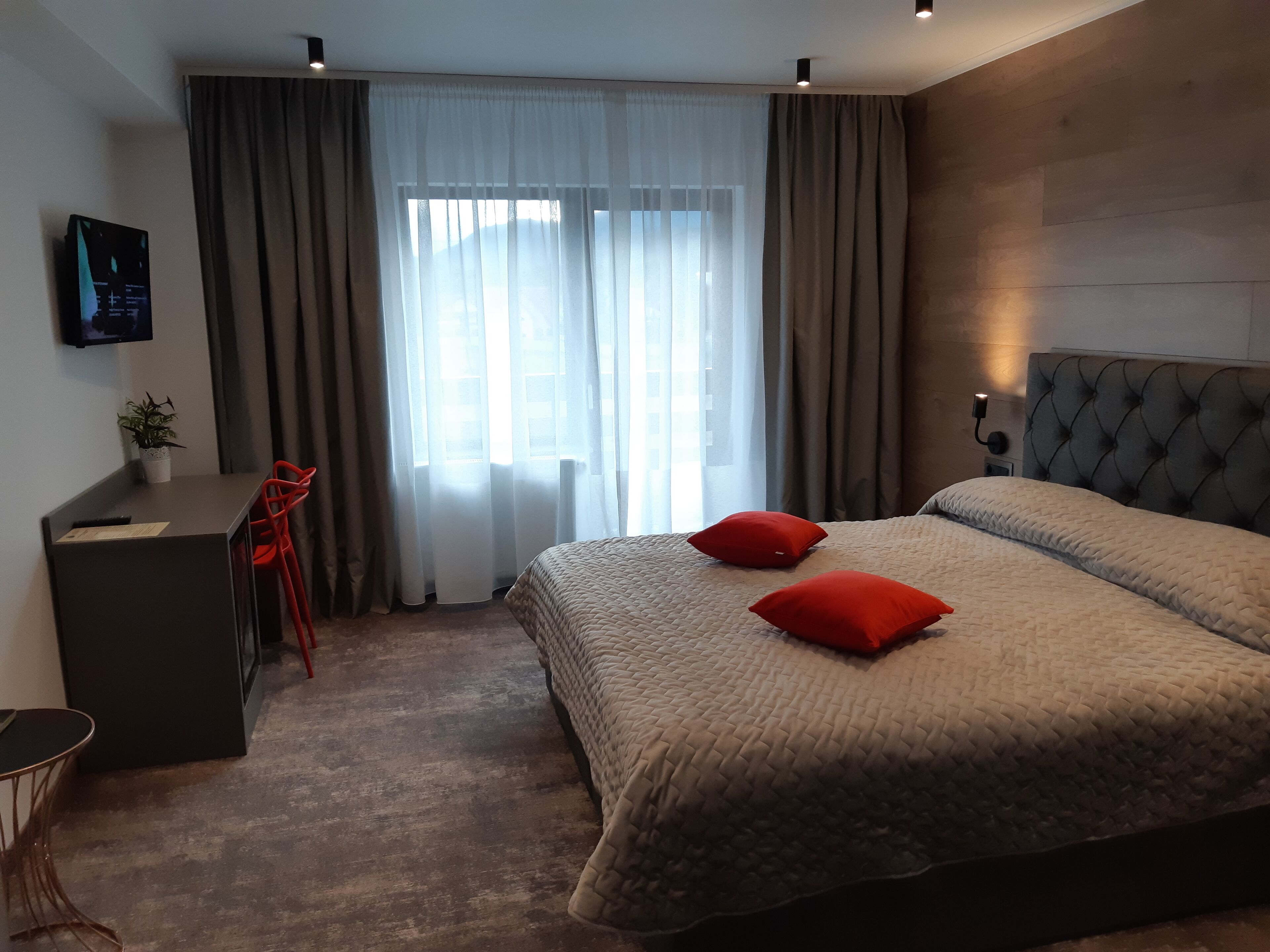 1 bedroom, minibar, desk, blackout curtains