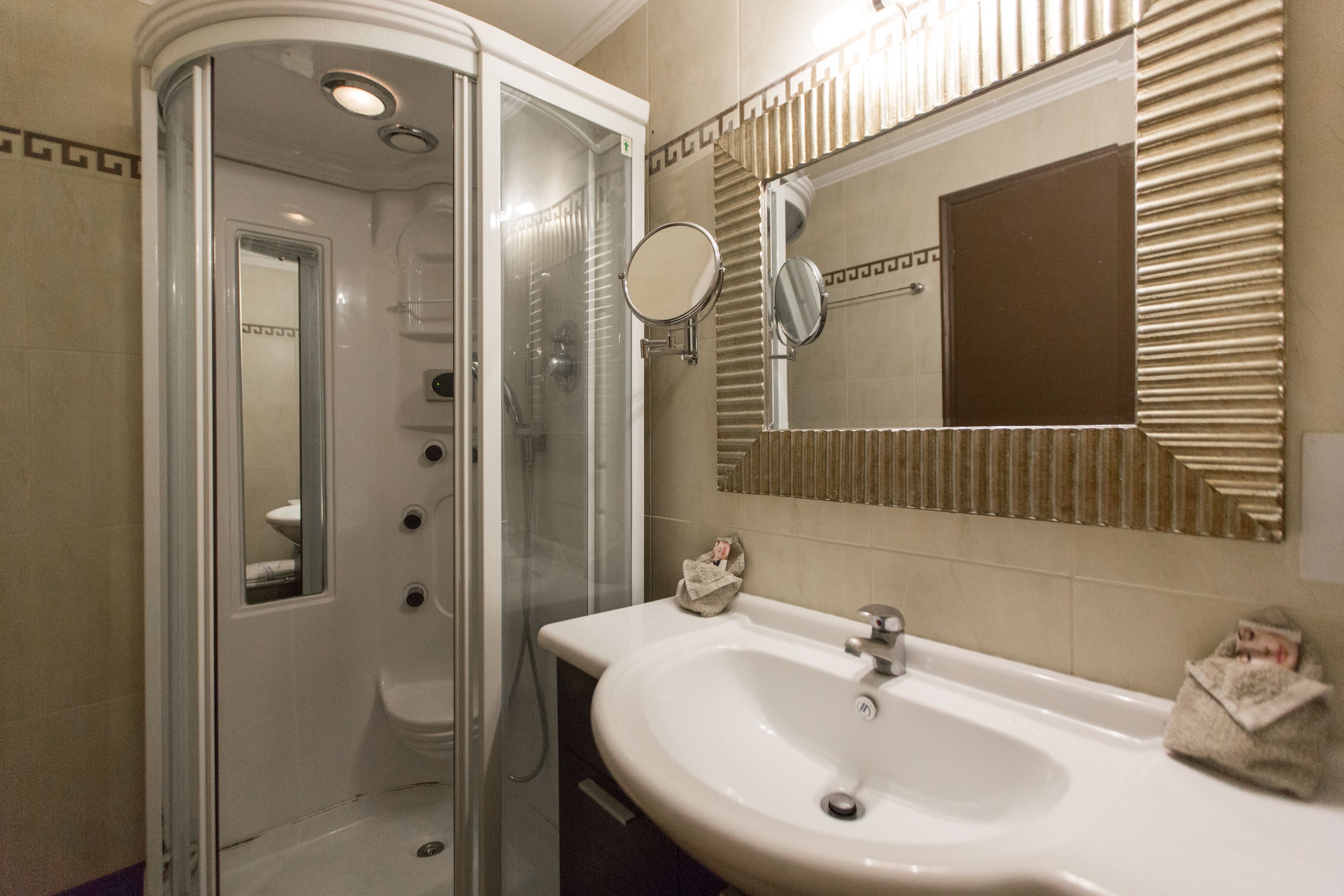 standard double or twin room | bathroom | free toiletries, hair dryer, slippers, towels