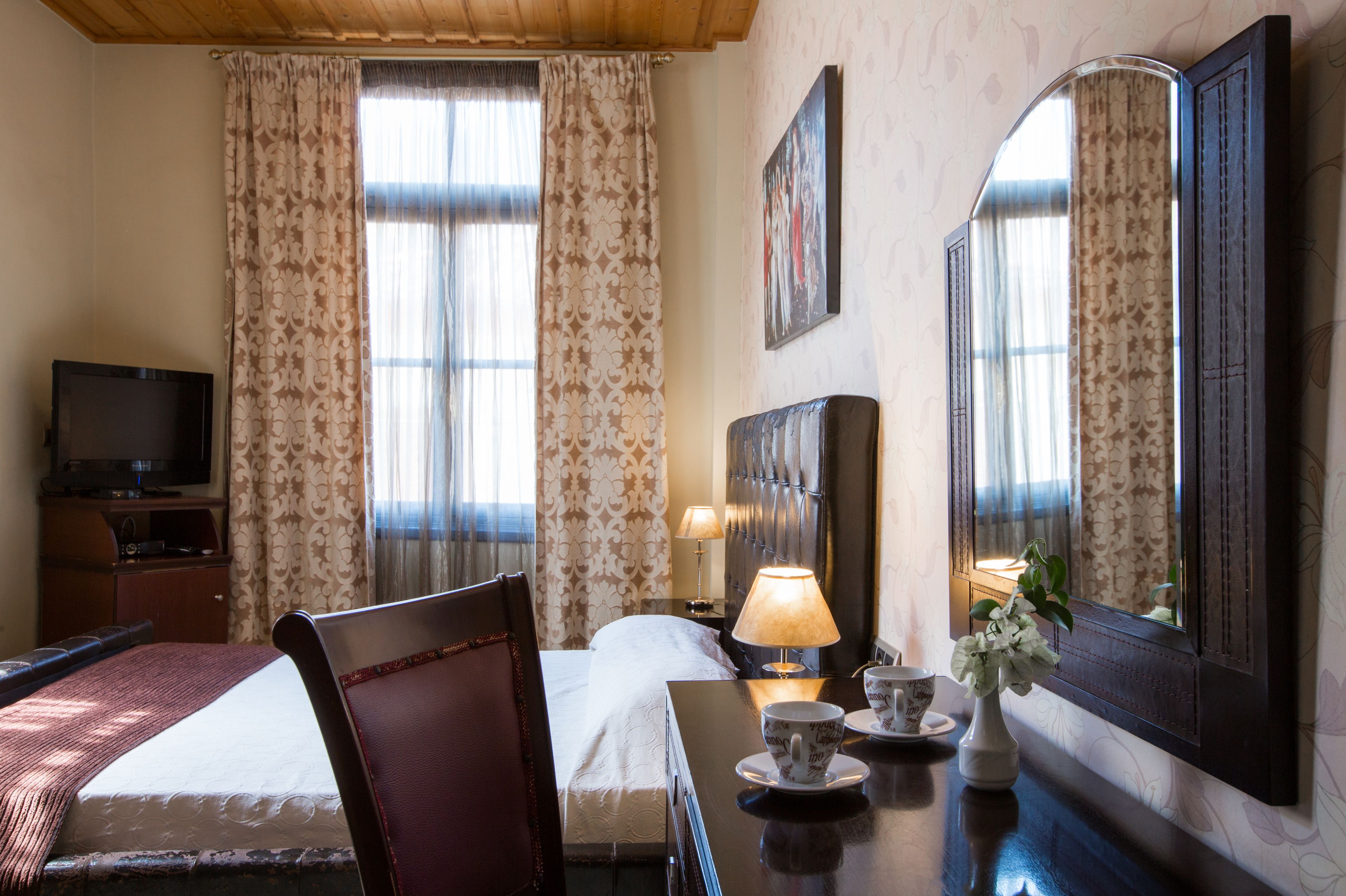 economy double room | hypo-allergenic bedding, in-room safe, individually decorated