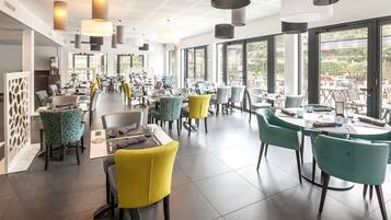 Serveert lunch en diner