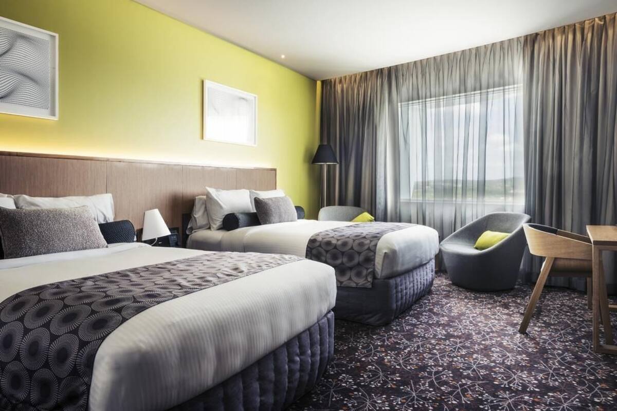 Kamar Standar, 2 Tempat Tidur Queen | Seprai katun Mesir, seprai premium, bantalan ekstra lembut, dan minibar
