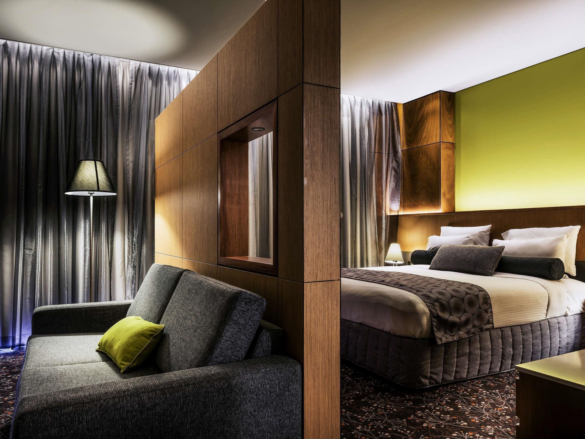 Egyptian cotton sheets, premium bedding, pillow-top beds, minibar