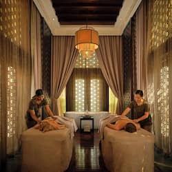Couples treatment rooms, sauna, hot tub, Turkish bath, body treatments