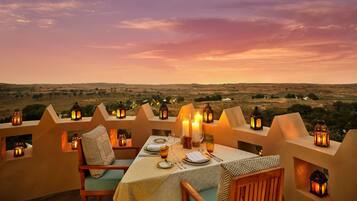 2 restaurants, breakfast, lunch served; local and international cuisine
