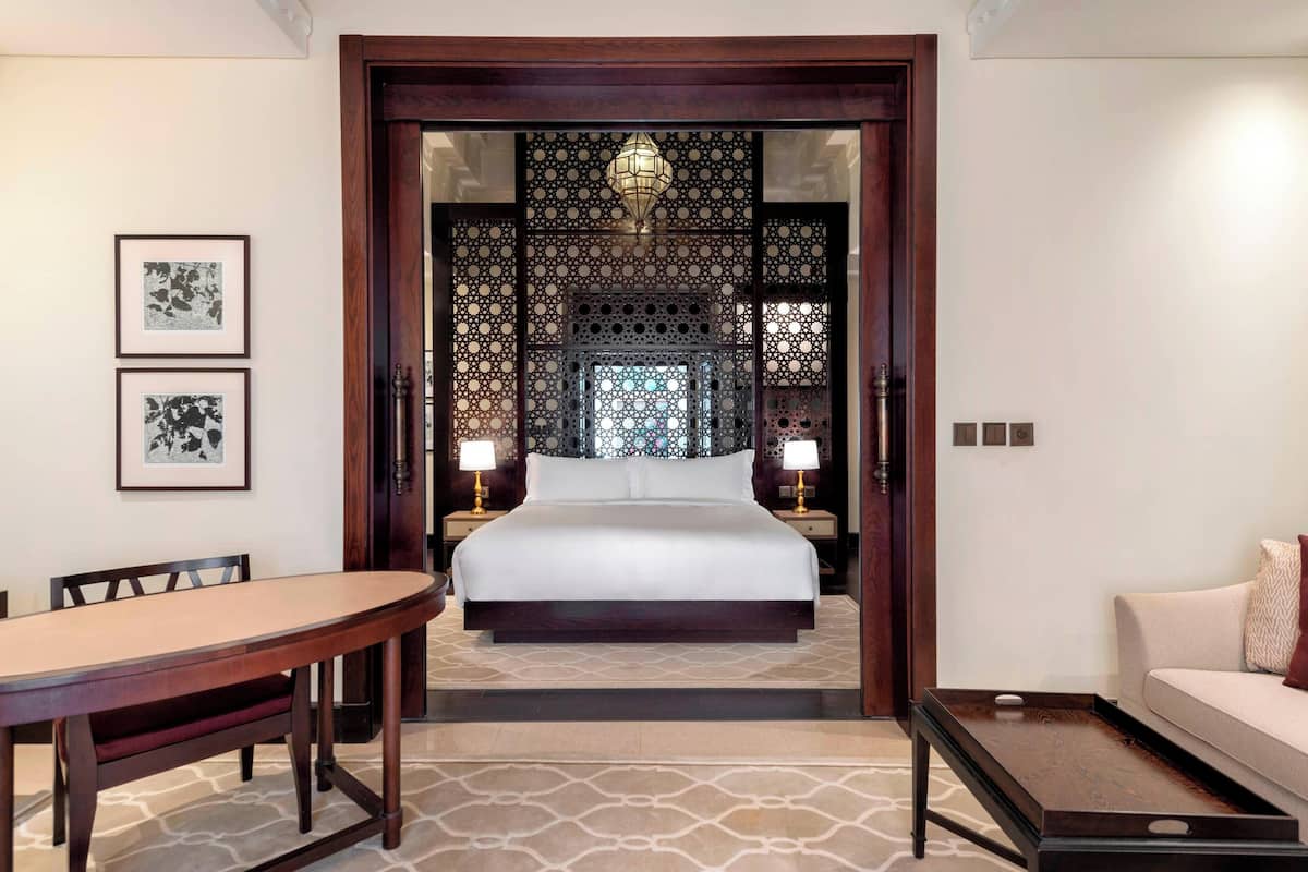 Egyptian cotton sheets, premium bedding, down duvets, minibar