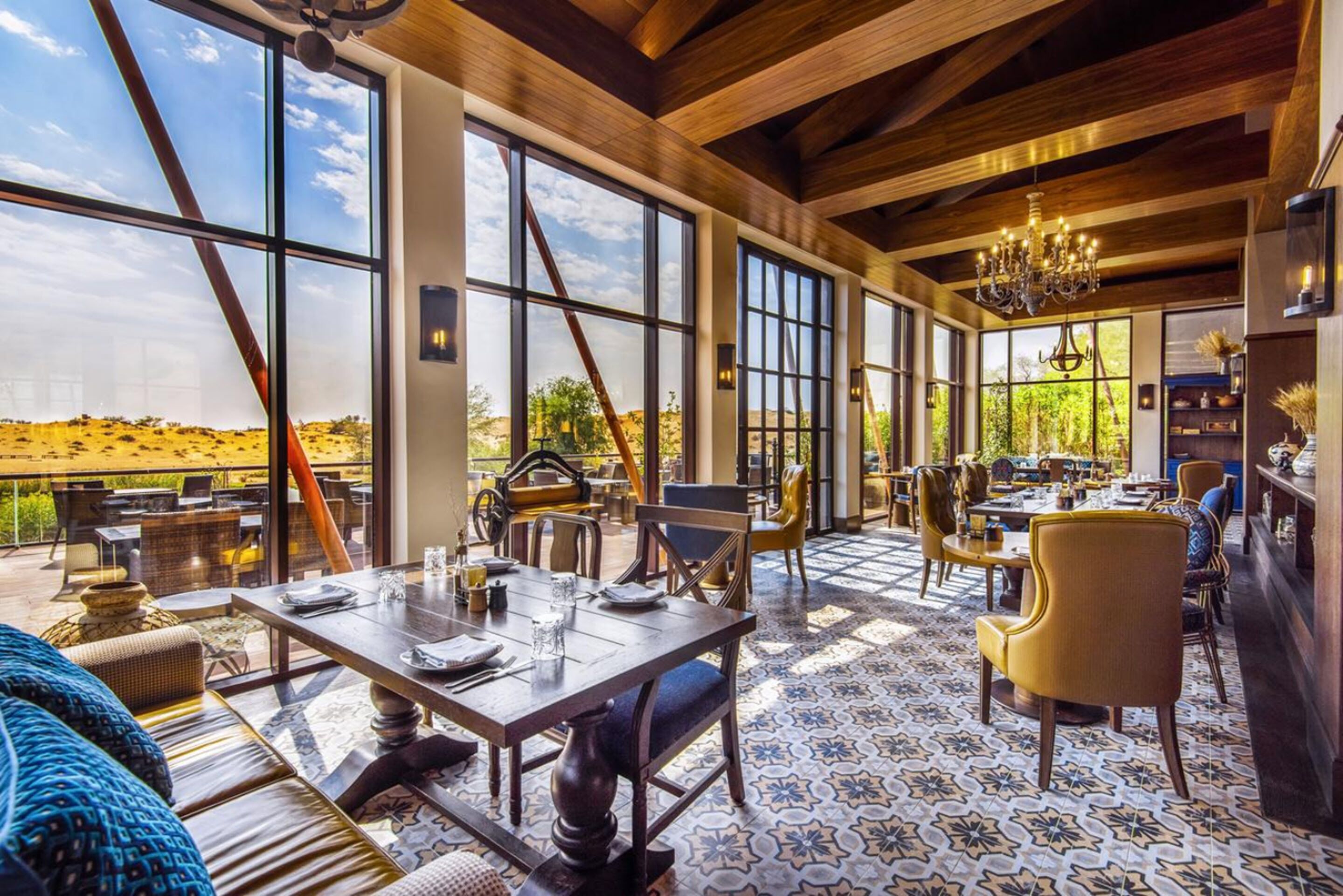 2 restaurants, breakfast, lunch served; local and international cuisine