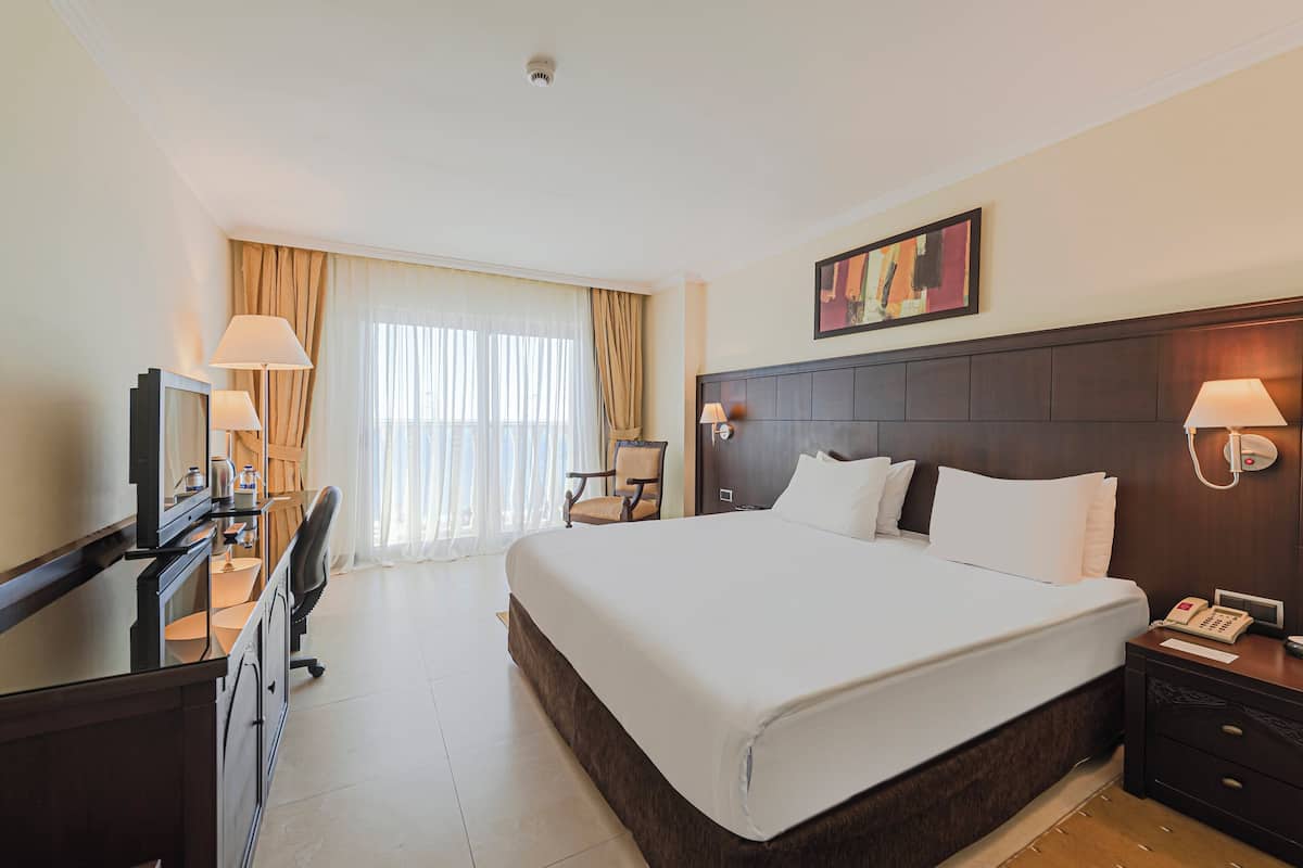 Habitación estándar, 1 cama King size (Sea front) | Ropa de cama hipoalergénica y minibar