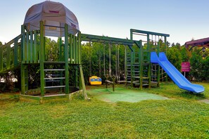 Children’s play area – outdoor
