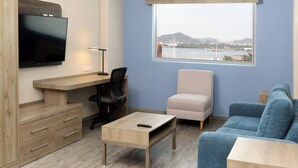 羽絨被、Select Comfort 床墊、客房內保險箱、書桌