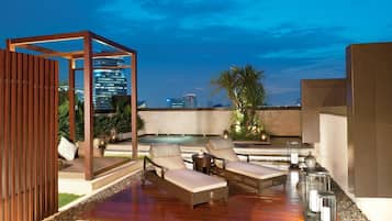 The Royal Suite with Executive Lounge Benefit | 1 bedroom, premium bedding, down comforters, free minibar