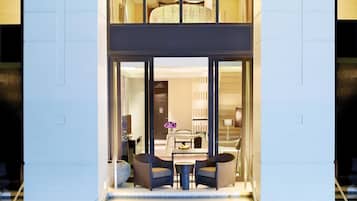 Duplex Cabana Room with Direct Pool Access ( Executive Lounge Benefit ) | 1 bedroom, premium bedding, down comforters, free minibar