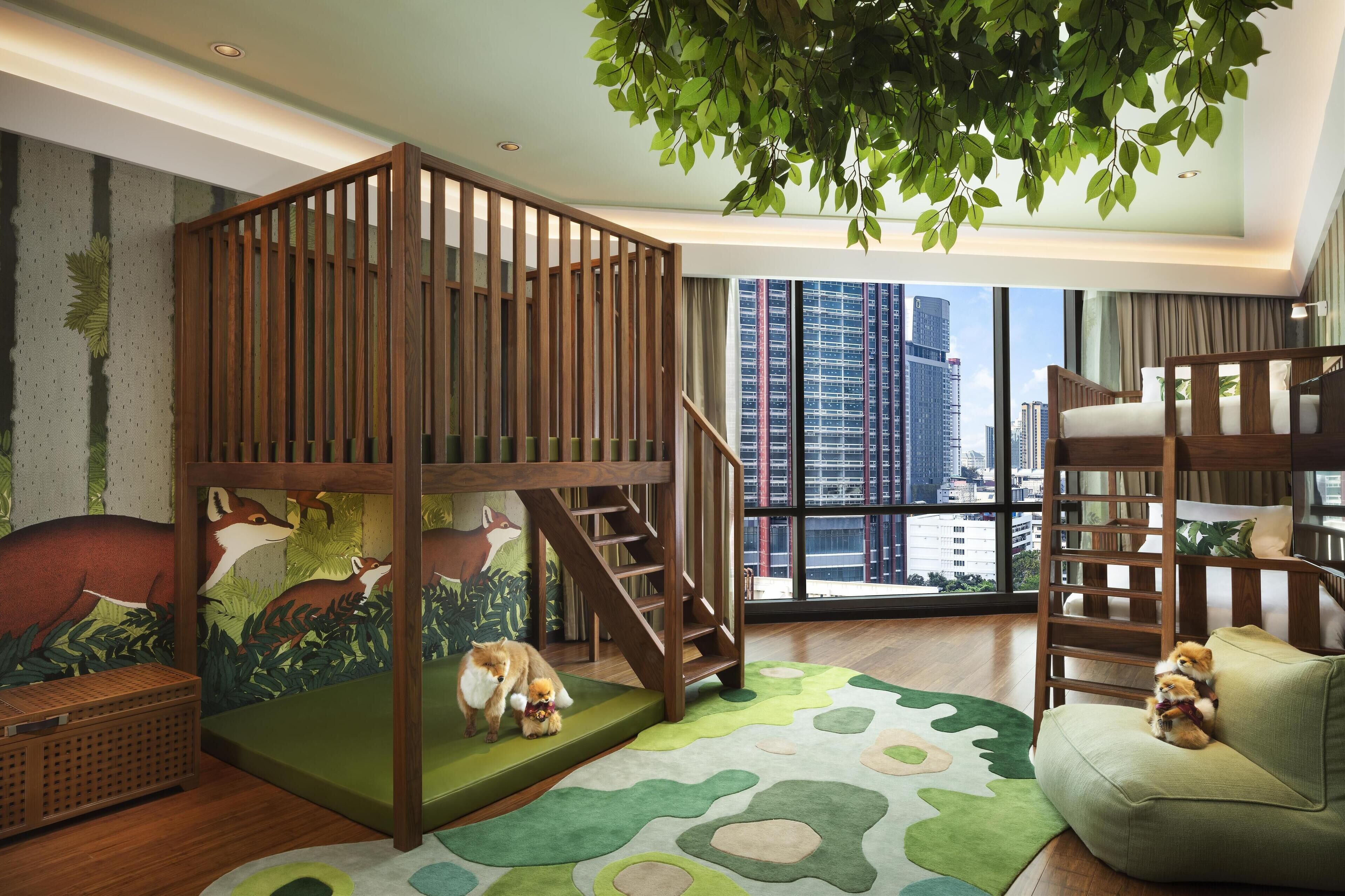 2 Bedroom Theme Family Suite ( Executive Lounge Benefit ) | เครื่องนอนระดับพรีเมียม, ผ้านวมขนเป็ด, มินิบาร์ฟรี, ตู้นิรภัยในห้องพัก