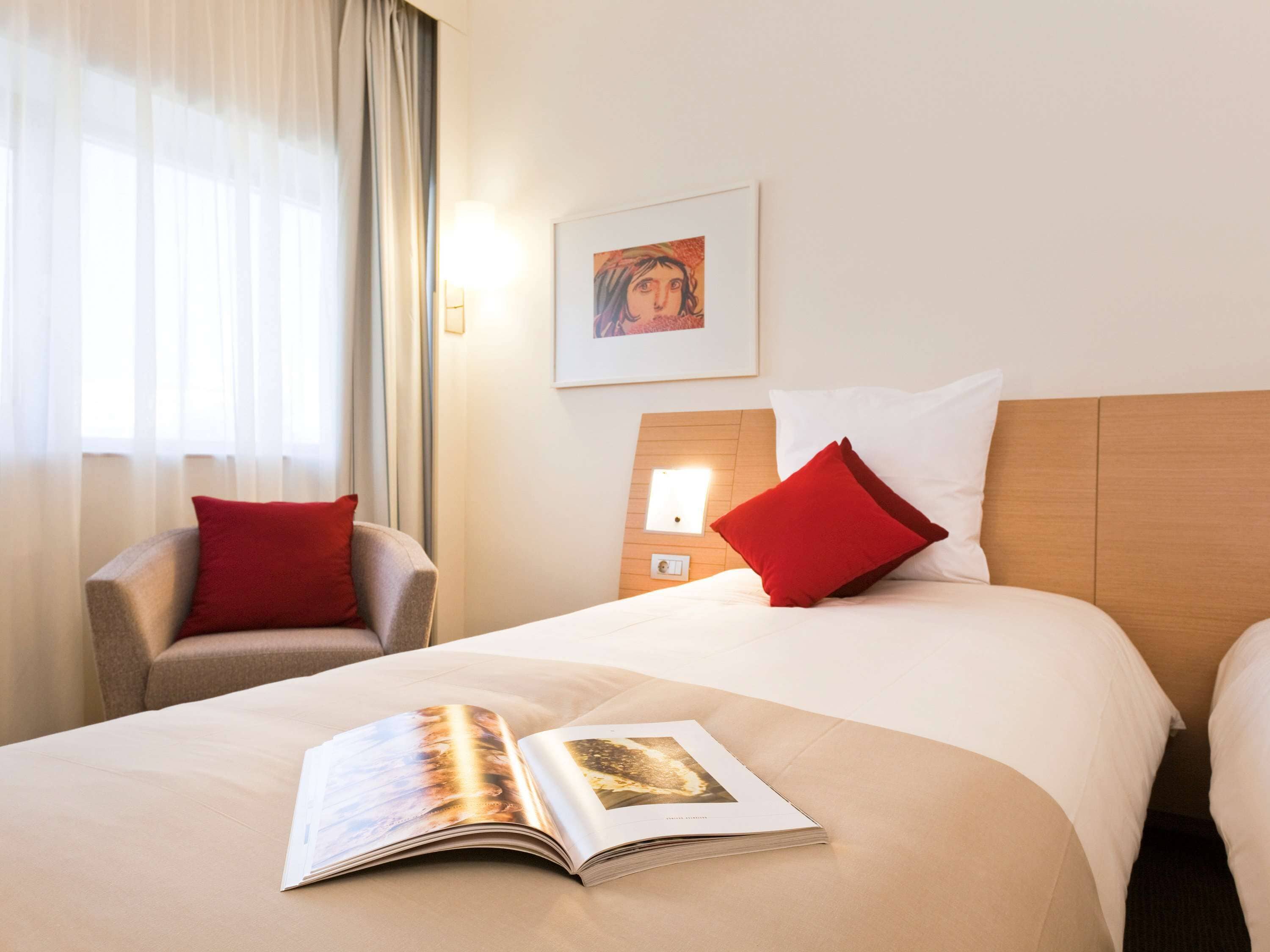 executive room, 1 queen bed with sofa bed | 1 bedroom, premium bedding, minibar, in-room safe