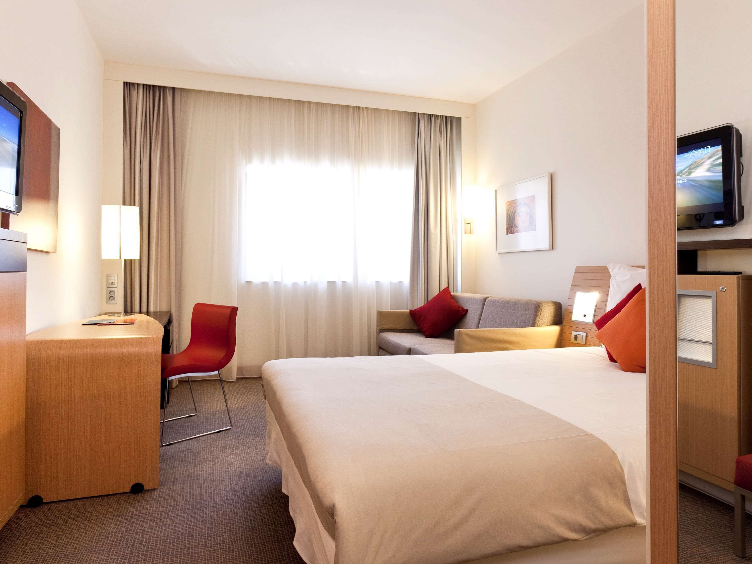 1 bedroom, premium bedding, minibar, in-room safe